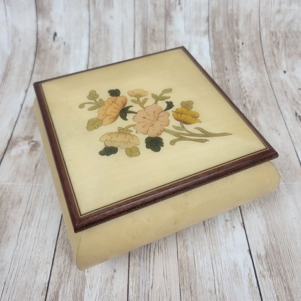 Vintage Reuge White Inlaid Wood Floral Jewelry Musical Box C'est Si Bon Italy